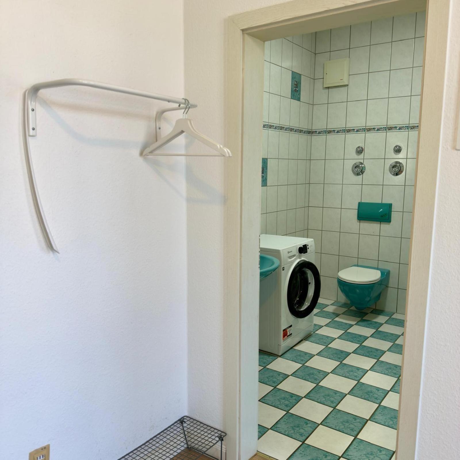 Raha Apartments - Charmantes Studio-Apartment - Hbf - Gratis Parkplatz Erfurt Exterior photo